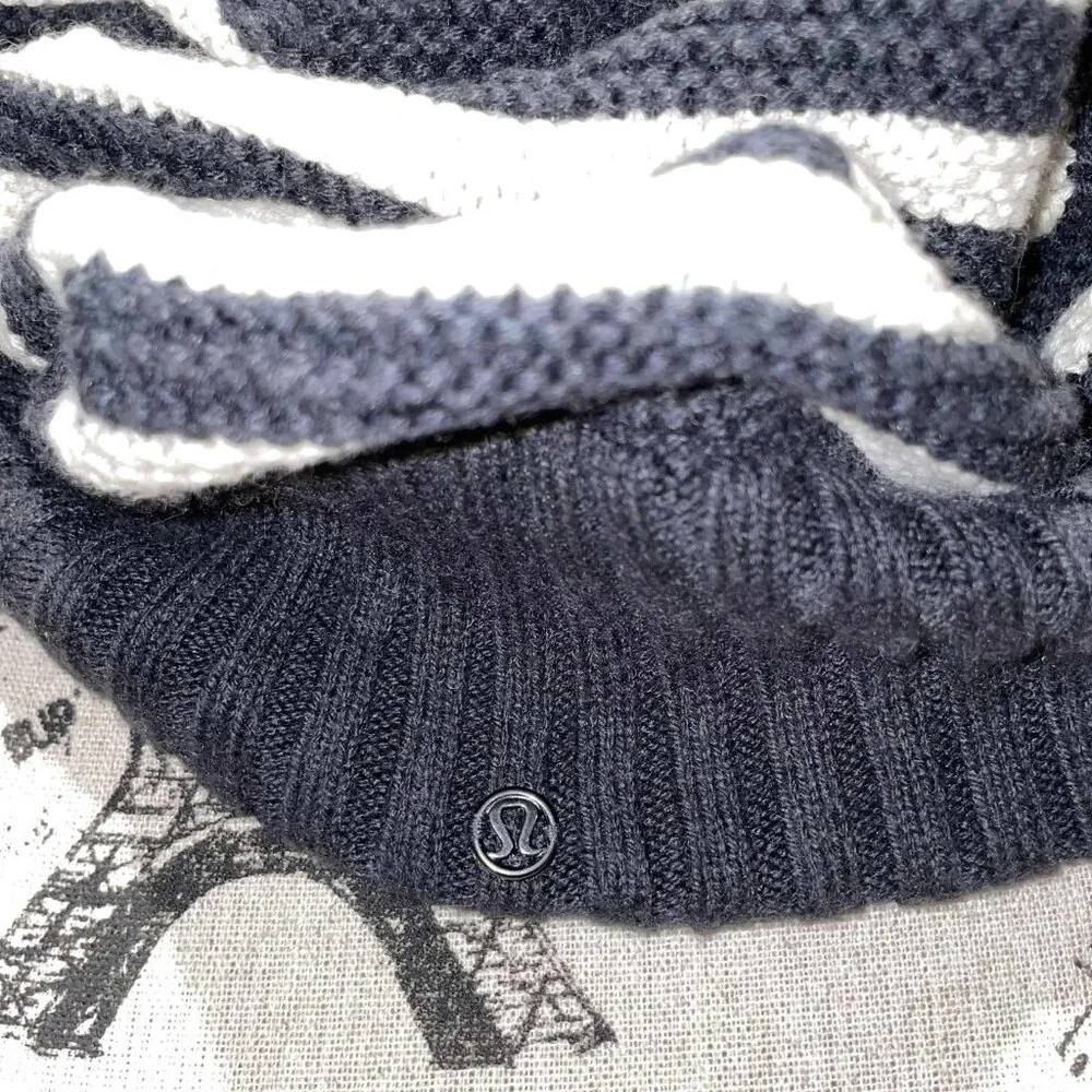 Lululemon Chalet Keep Your Neck Cozy Polar Cream / Deep Coal - VEUC - Like New - Picture 8 of 8